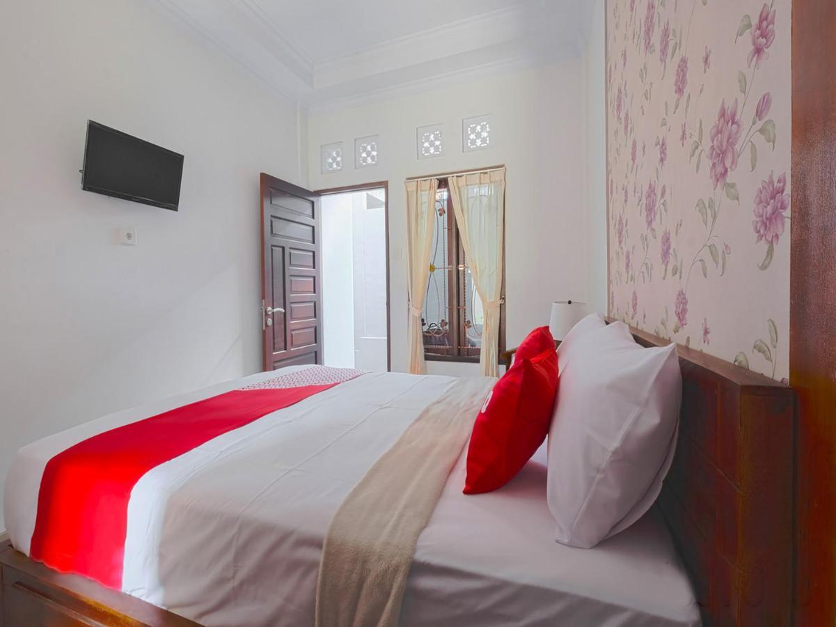 Oyo 90576 St Tama Hotel 2*